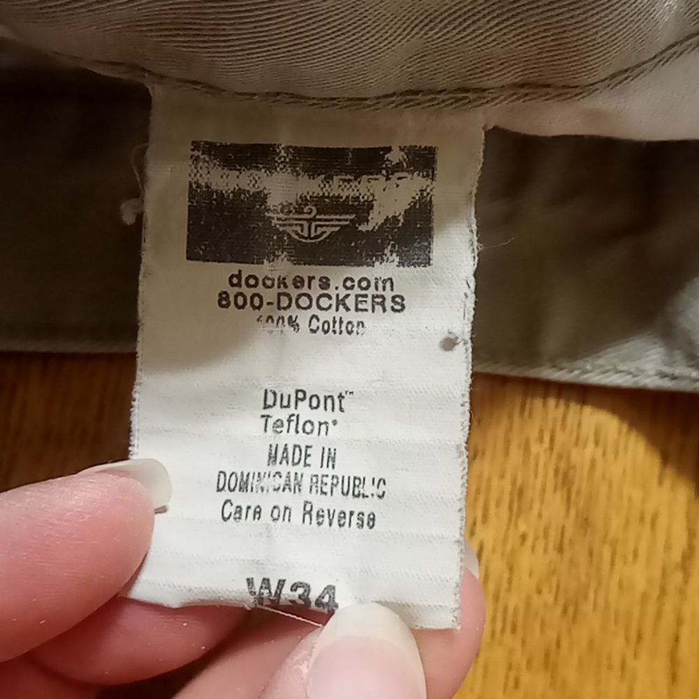 DOCKERS Shorts Mens 34 TAN Used Preowned STAIN DEFENDER Bermuda ? Casual Resort - Picture 8 of 8